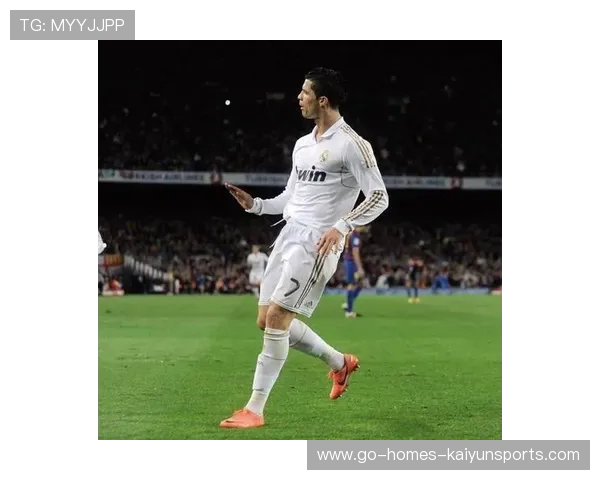 C罗冷静挑射破门,利雅得胜利轻松拿下三分 C罗冷静挑射破门,利雅得胜利轻松拿下三分