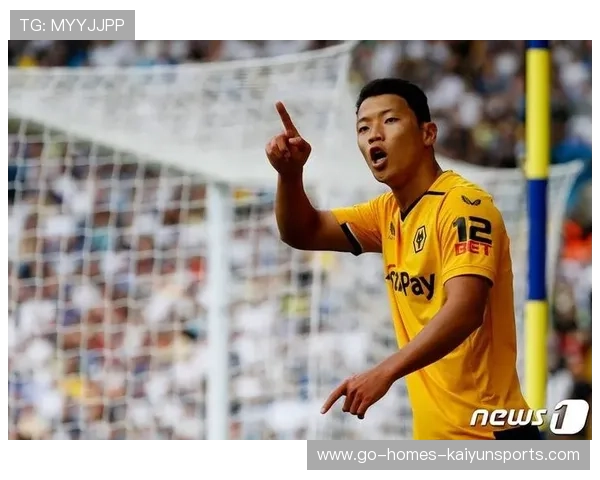 狼队演练长传冲击，黄喜灿起脚速度惊人